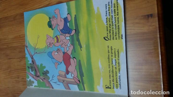 Libros de segunda mano: Libro cuento LOS 3 tres CERDITOS texto en ingles y en espa&ntilde;ol - Foto 2