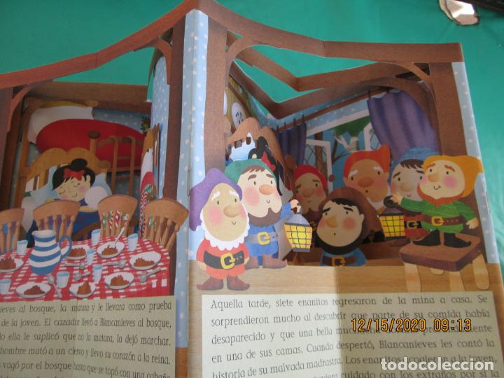 Libros de segunda mano: BLANCANIEVES - UN LIBRO CARRUSEL - EDITORIAL SM 2016. - Foto 3