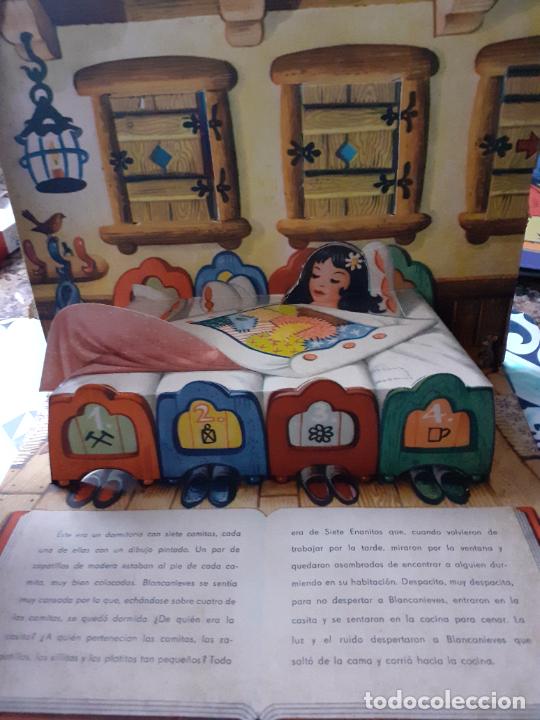 Libros de segunda mano: cuento blancanieves pop up 1967 bancroft y coo - Foto 4