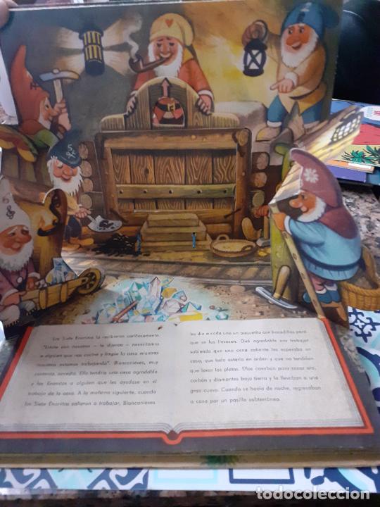 Libros de segunda mano: cuento blancanieves pop up 1967 bancroft y coo - Foto 5