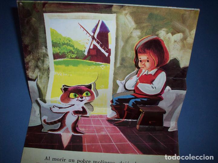 Libros de segunda mano: el gato con botas, cuentos clasicos panoramicos - Foto 2