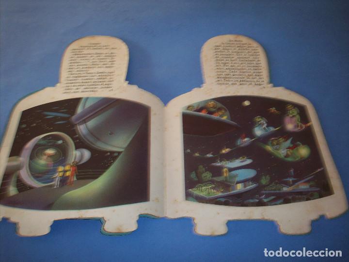 Libros de segunda mano: cuento troquelado amadeo astronauta de ferrandiz 1960 - Foto 2