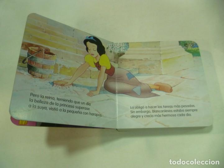 Libros de segunda mano: Peque cuento Blancanieves - Foto 2