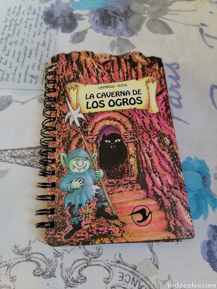 Libros de segunda mano: LA CAVERNA DE LOS OGROS.LASTREGO-TESTA.PEQUE&Ntilde;O CUENTO TROQUELADO DESPLEGABLE (RARO)