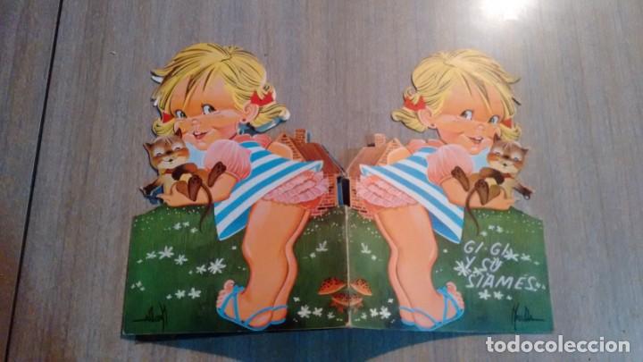 Libros de segunda mano: COLECCION PEQUE&Ntilde;OS LIBROS TROQUELADOS - GI-GI Y SU SIAMES