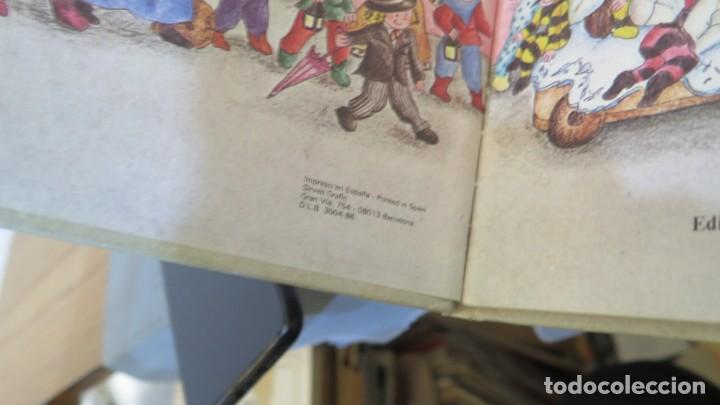 Libros de segunda mano: TEO SE DISFRAZA. TIMUN MAS - Foto 2