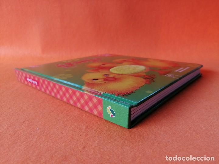 Libros de segunda mano: CUENTO INFANTIL -EN LA GRANJA- TOCA Y SIENTE (con texturas). - Foto 5