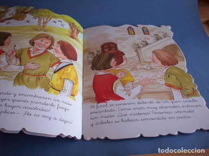 Libros de segunda mano: cuento troquelado, la reina de las abejas, editorial combel - Foto 2