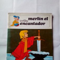 Libros de segunda mano: MERLIN EL ENCANTADOR WALT DISNEY EDICIONES SUSAETA 1973. Lote 267820884