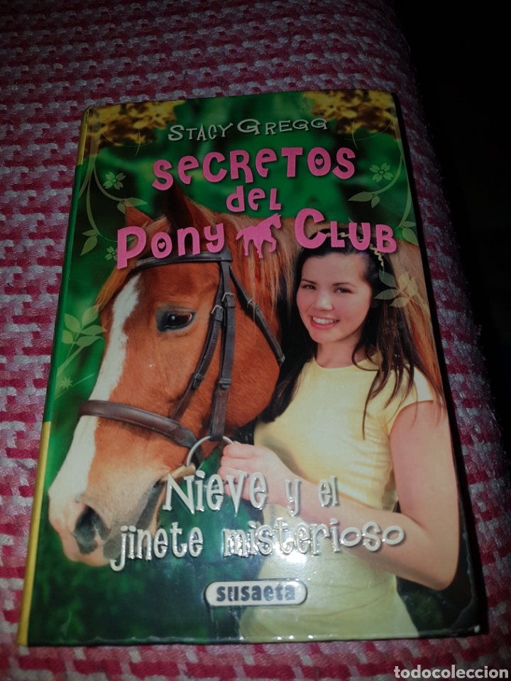 Libros de segunda mano: Secretos del Pony Club Susaeta
