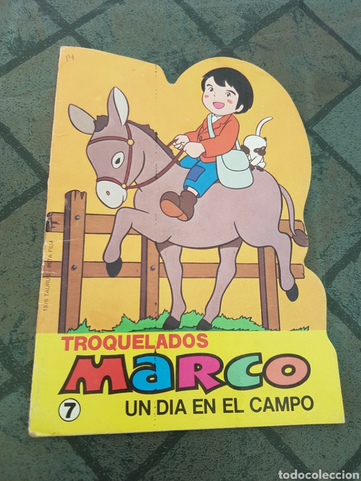 Libros de segunda mano: Cuento troquelado marco un d&iacute;a en el campo