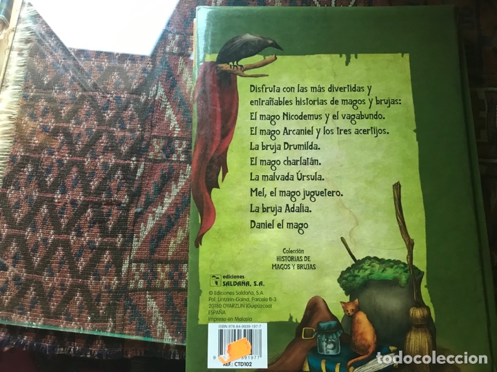 Libros de segunda mano: Historia de magos y brujas. Ediciones Salda&ntilde;a - Foto 3