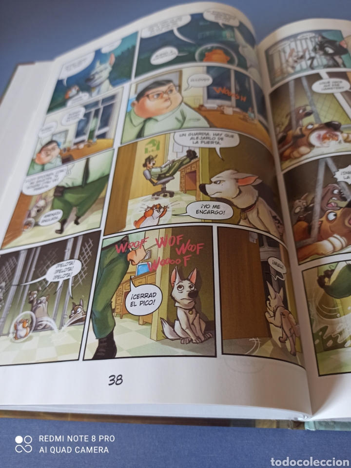 Libros de segunda mano: Bolt. Disney. Impecable - Foto 3