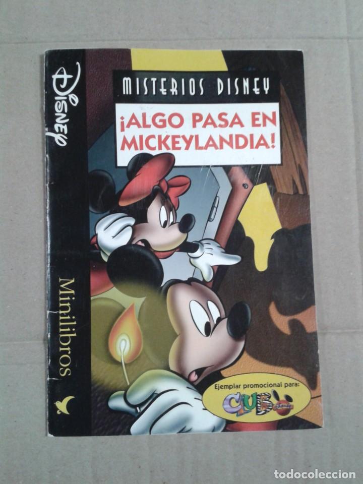 Libros de segunda mano: MISTERIOS DISNEY. ALGO ASA EN MICKEYLANDIA