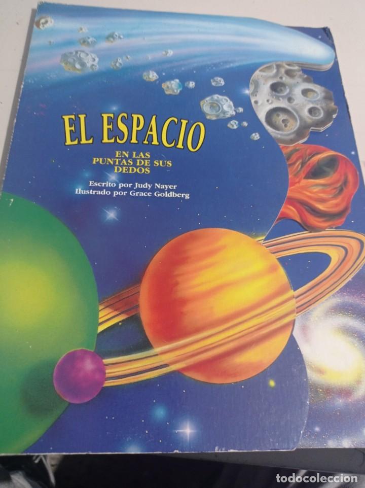 Libros de segunda mano: LIBRO TROQUELADO - EL ESPACIO - EN LAS PUNTAS DE SUS DEDOS REF. UR MES 1 - Foto 1