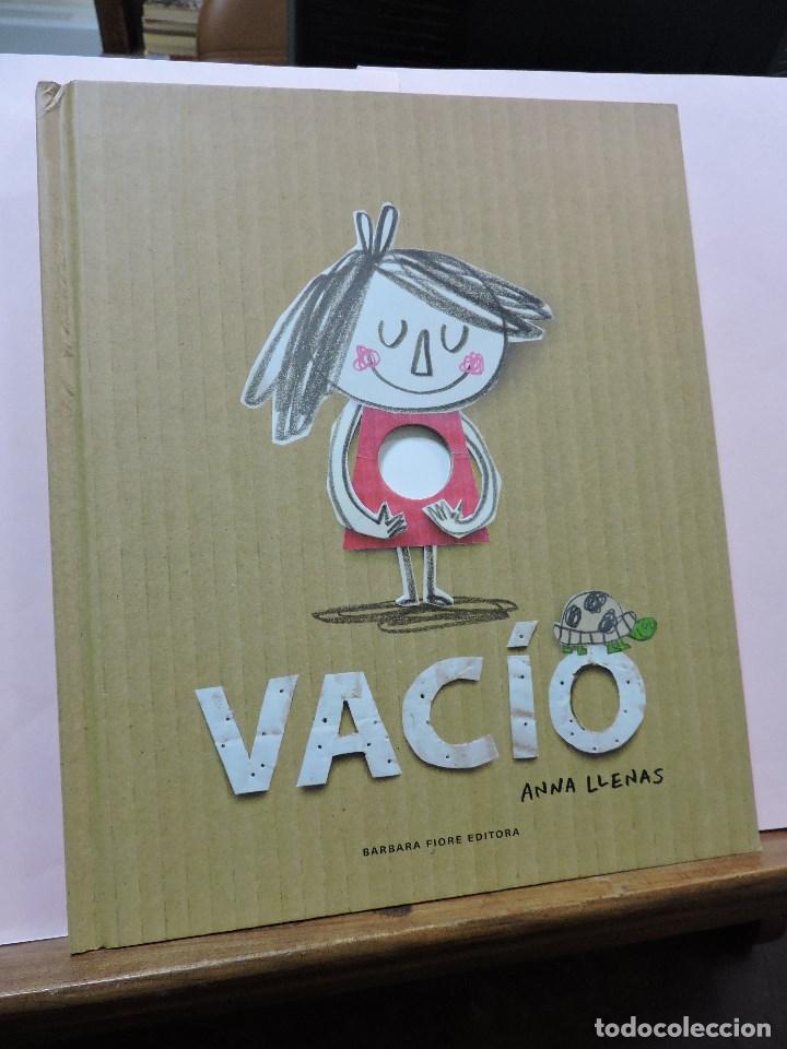 Libros de segunda mano: Vac&iacute;o. LLENAS, Anna. Barbara Fiore Editora 2015 - Foto 1