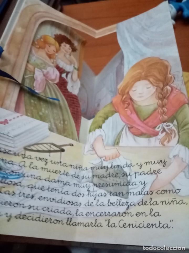 Libros de segunda mano: LA CENICIENTA. TRIDIMENCIONAL. EST28B2 - Foto 2