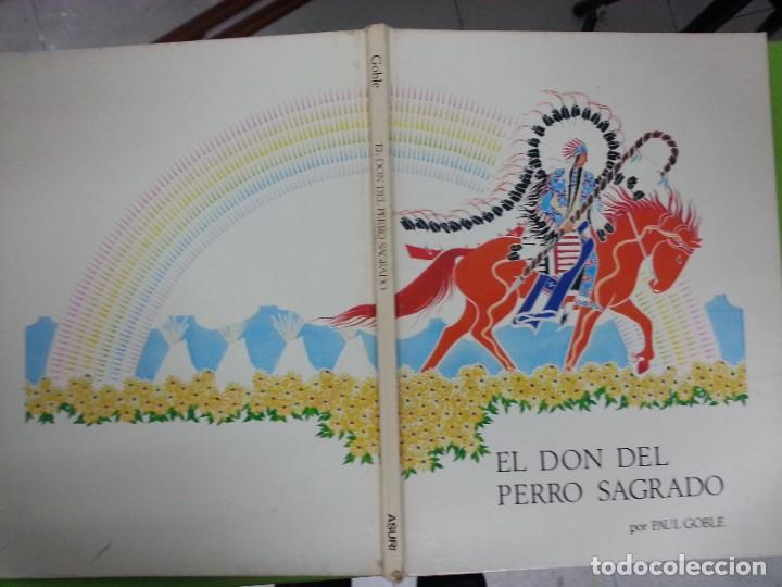 Libros de segunda mano: EL DON DEL PERRO SAGRADO - PAUL GOBLE - Foto 1