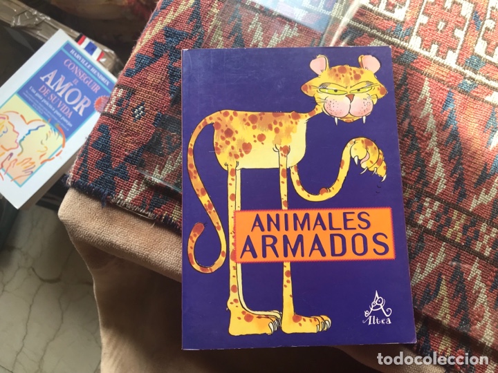 Libros de segunda mano: Animales armados. Altea - Foto 1