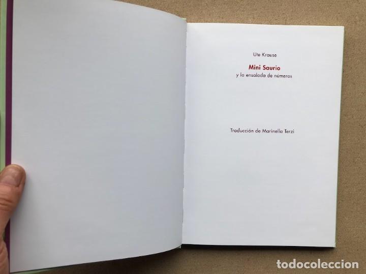Libros de segunda mano: Mini Saurio y la Ensalada de N&uacute;meros / Ute Krause / Edeb&eacute; / - Foto 3