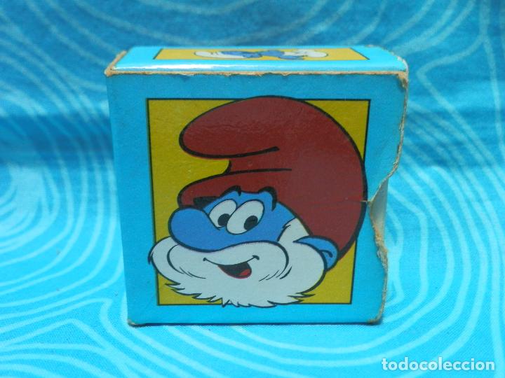 Libros de segunda mano: MINI LIBRO EL MARAVILLOSO MUNDO DE LOS PITUFOS, PEYO 1983