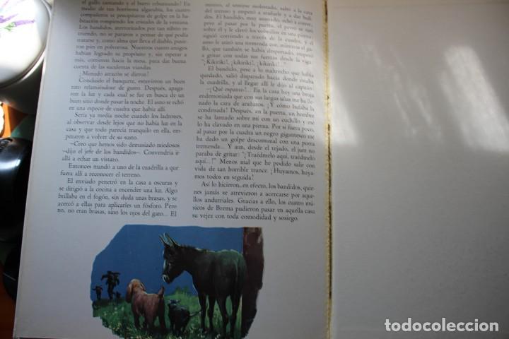 Libros de segunda mano: Cuatro cuentos de Grimm. Editorial Timun Mas. 1976. - Foto 8
