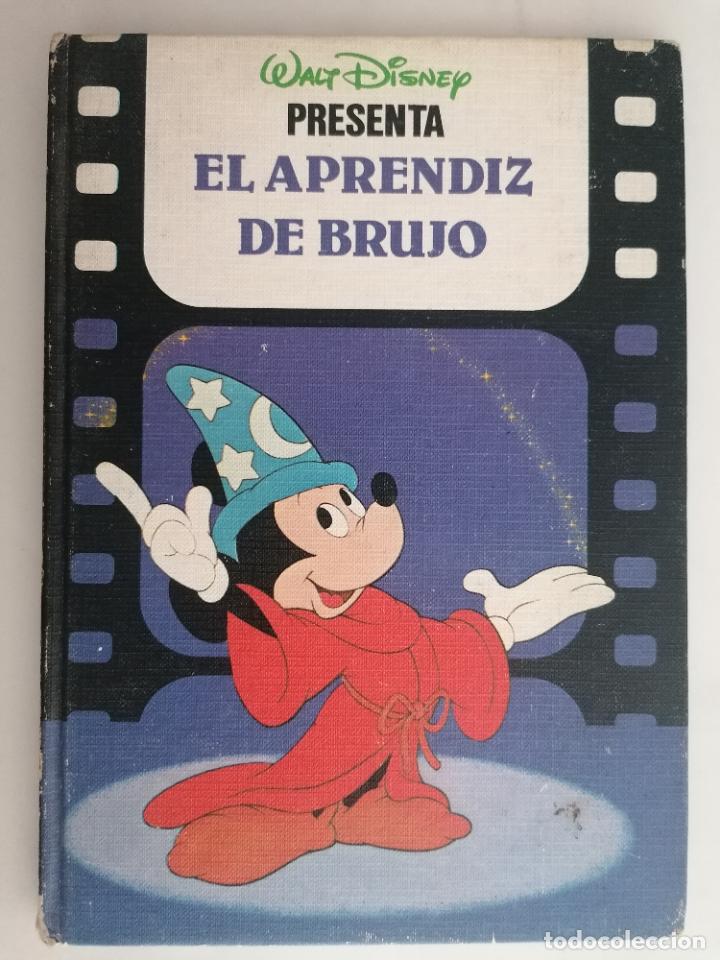 Libros de segunda mano: WALT DISNEY PRESENTA, EL APRENDIZ DE BRUJO - Foto 1