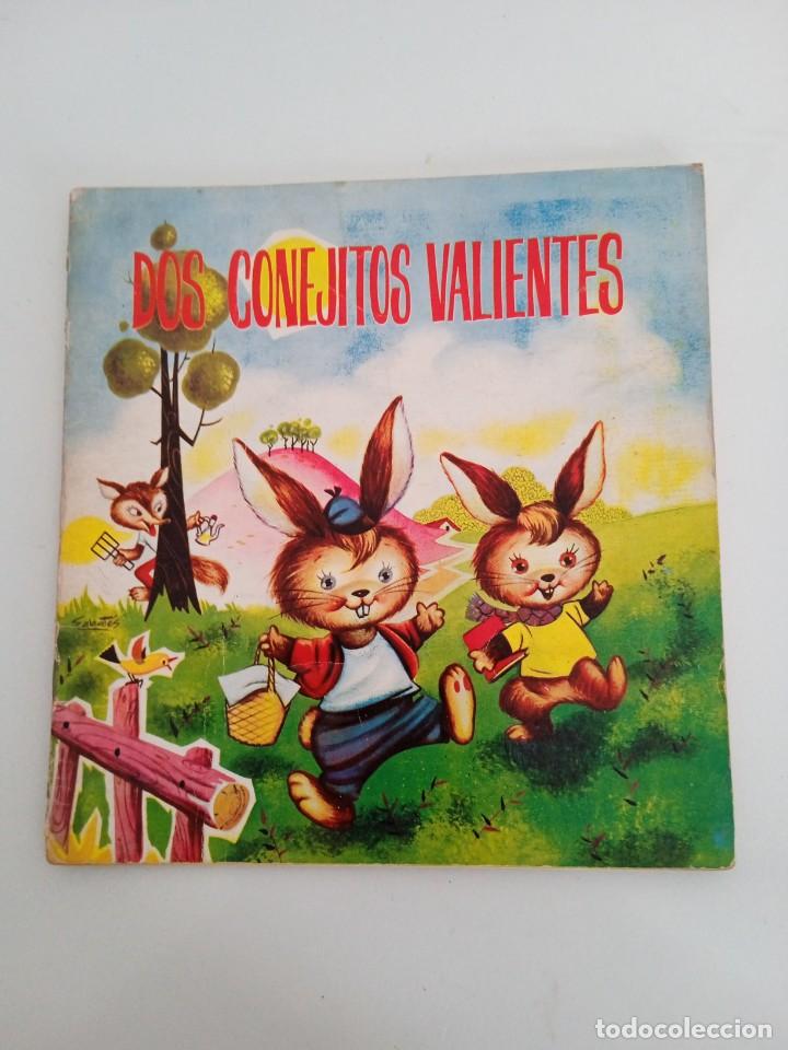 Libros de segunda mano: Dos conejitos valientes Edi. Ferma 1966 - Foto 1