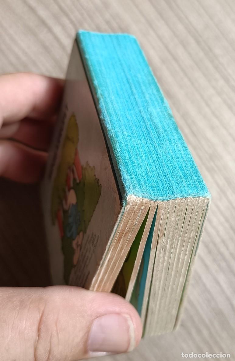 Libros de segunda mano: Antigu cuento, comic tebeo, TBO - los Pitufos - els Barrufets - Foto 2