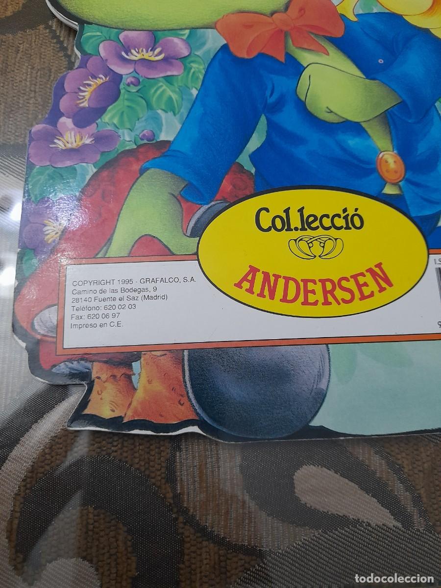 Libros de segunda mano: Libro en catal&aacute;n troquelado cuento editorial Andersen El petit gripau - Foto 2