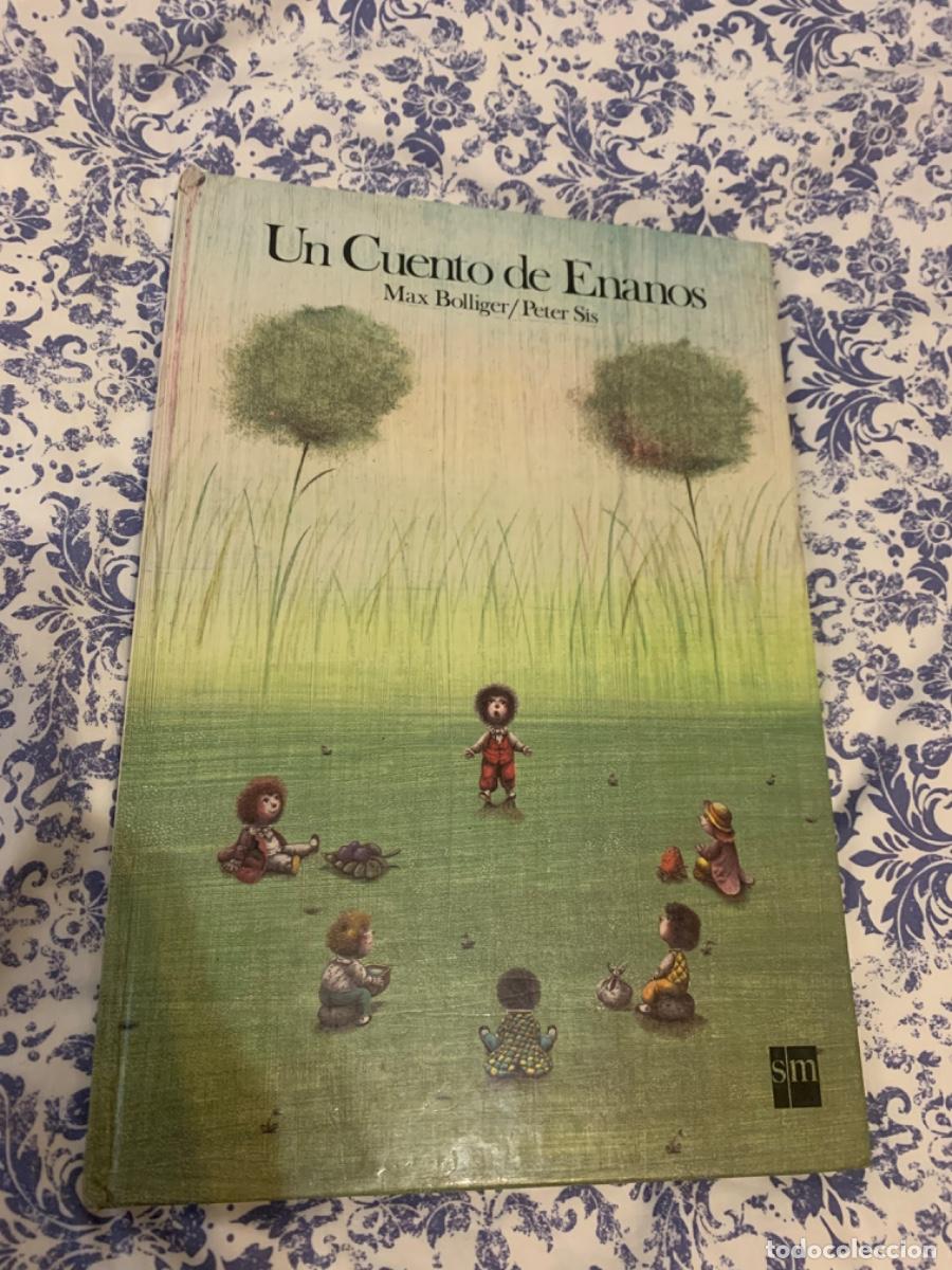 Libros de segunda mano: Un cuento de Enanos - Max Bolliger / Peter Sis - Foto 1