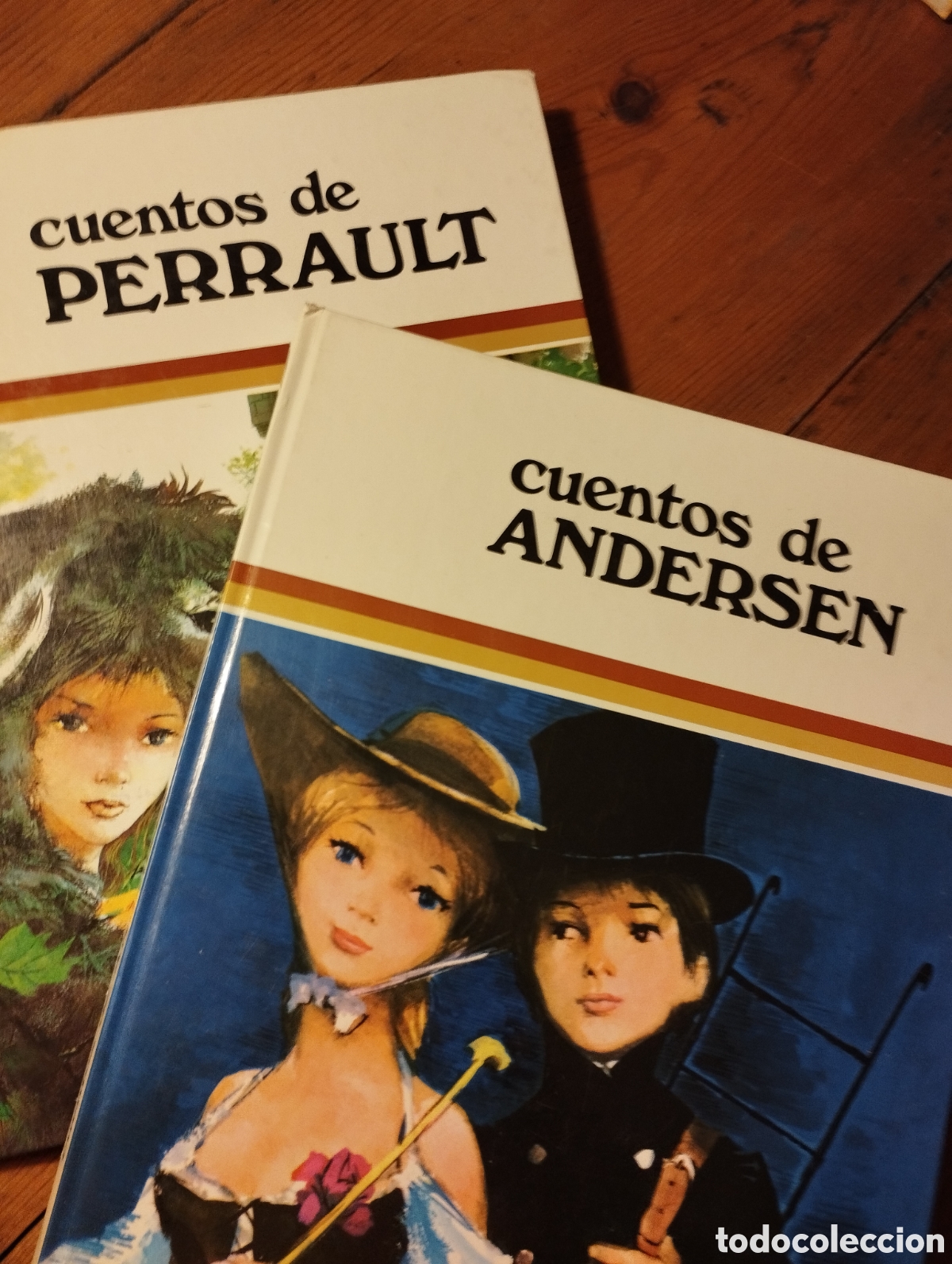 Libros de segunda mano: Cuentos de Perrault y Andersen. Dos libros. - Foto 1