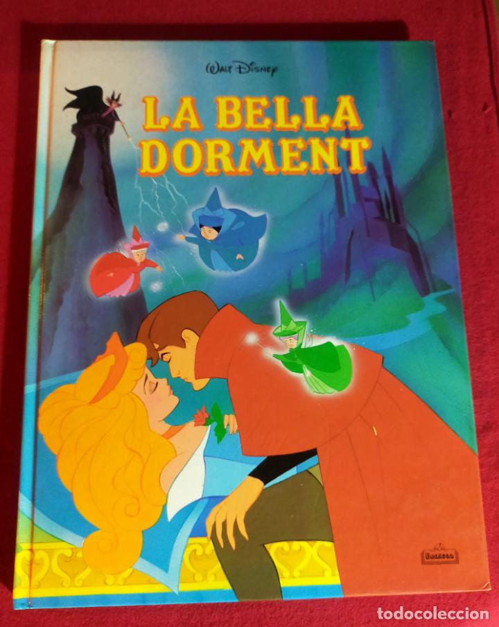 Libros de segunda mano: LA BELLA DORMENT . DISNEY -CATALA - Foto 1