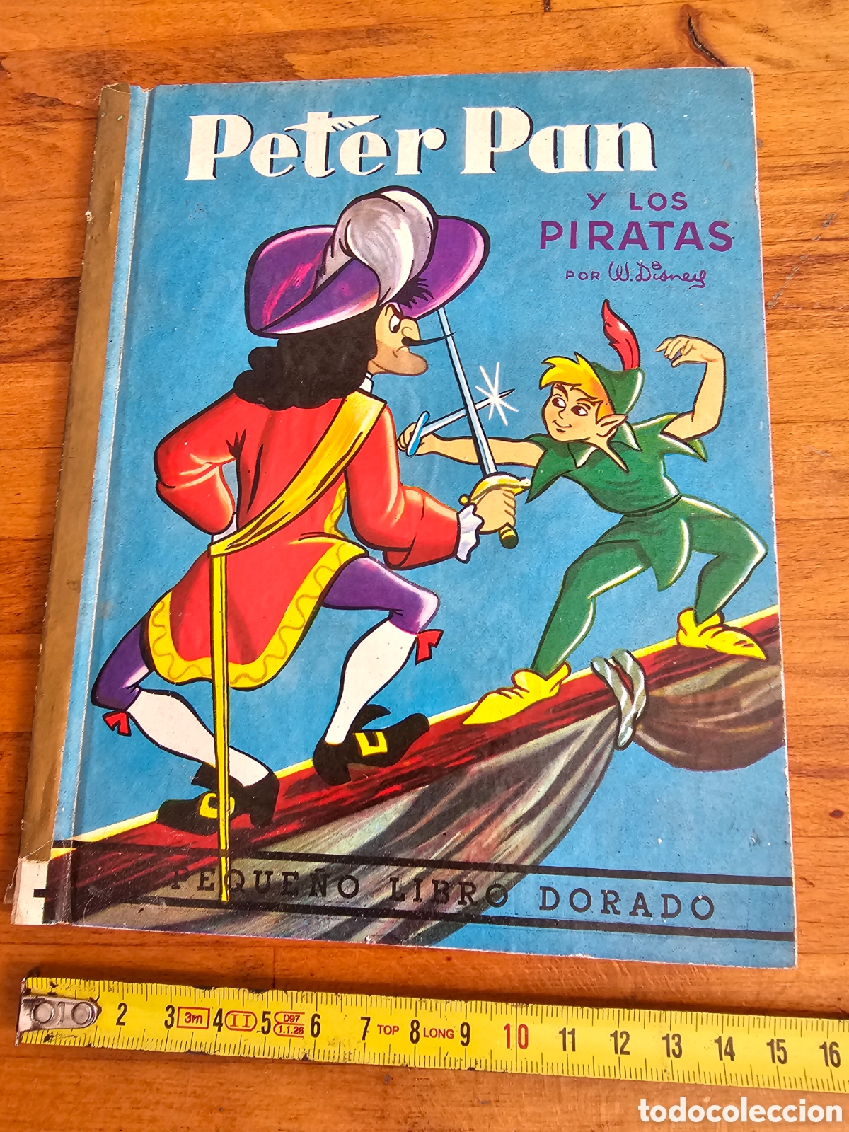 Libros de segunda mano: Libro de Peter Pan y los piratas de Walt Disney de 1969 - Foto 1