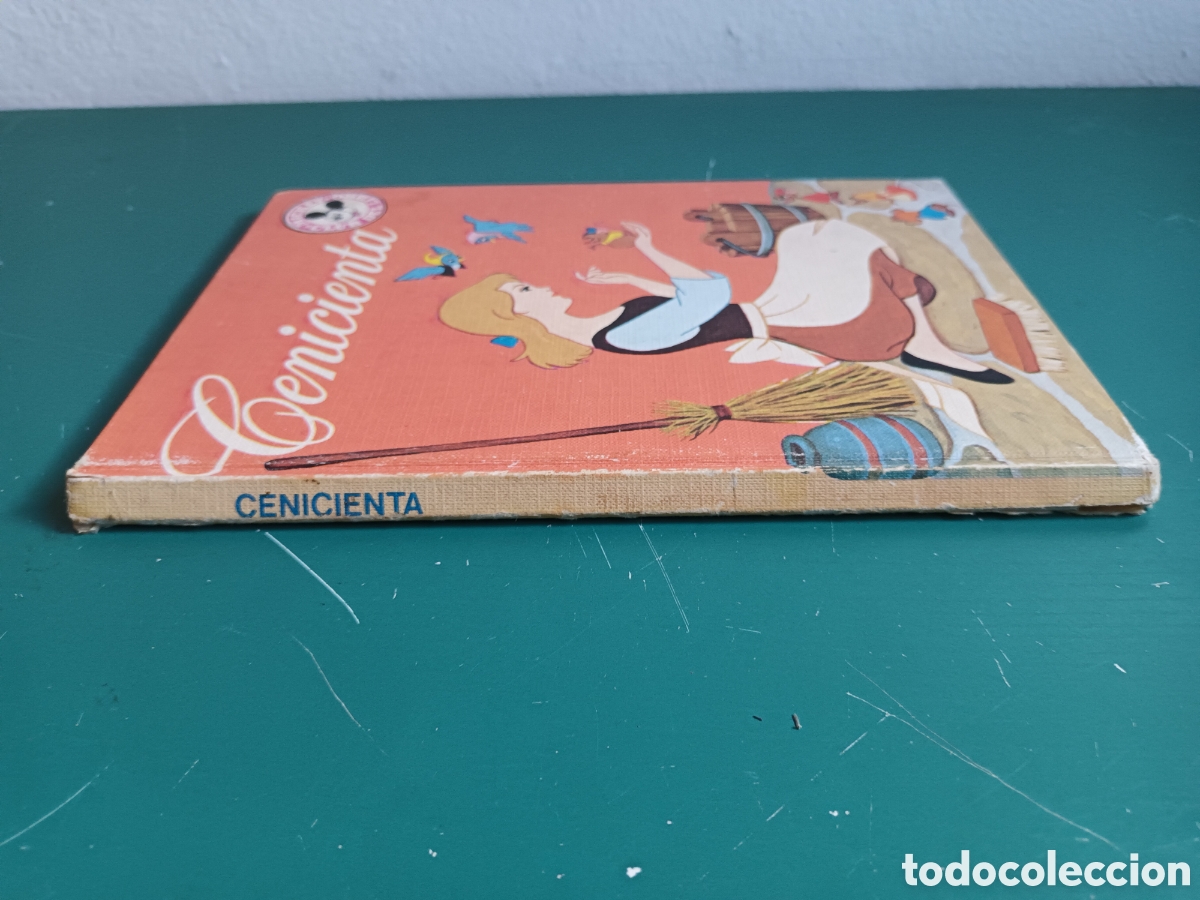 Libros de segunda mano: La Cenicienta. Club del libro. Mickey. Disney 1983 - Foto 2