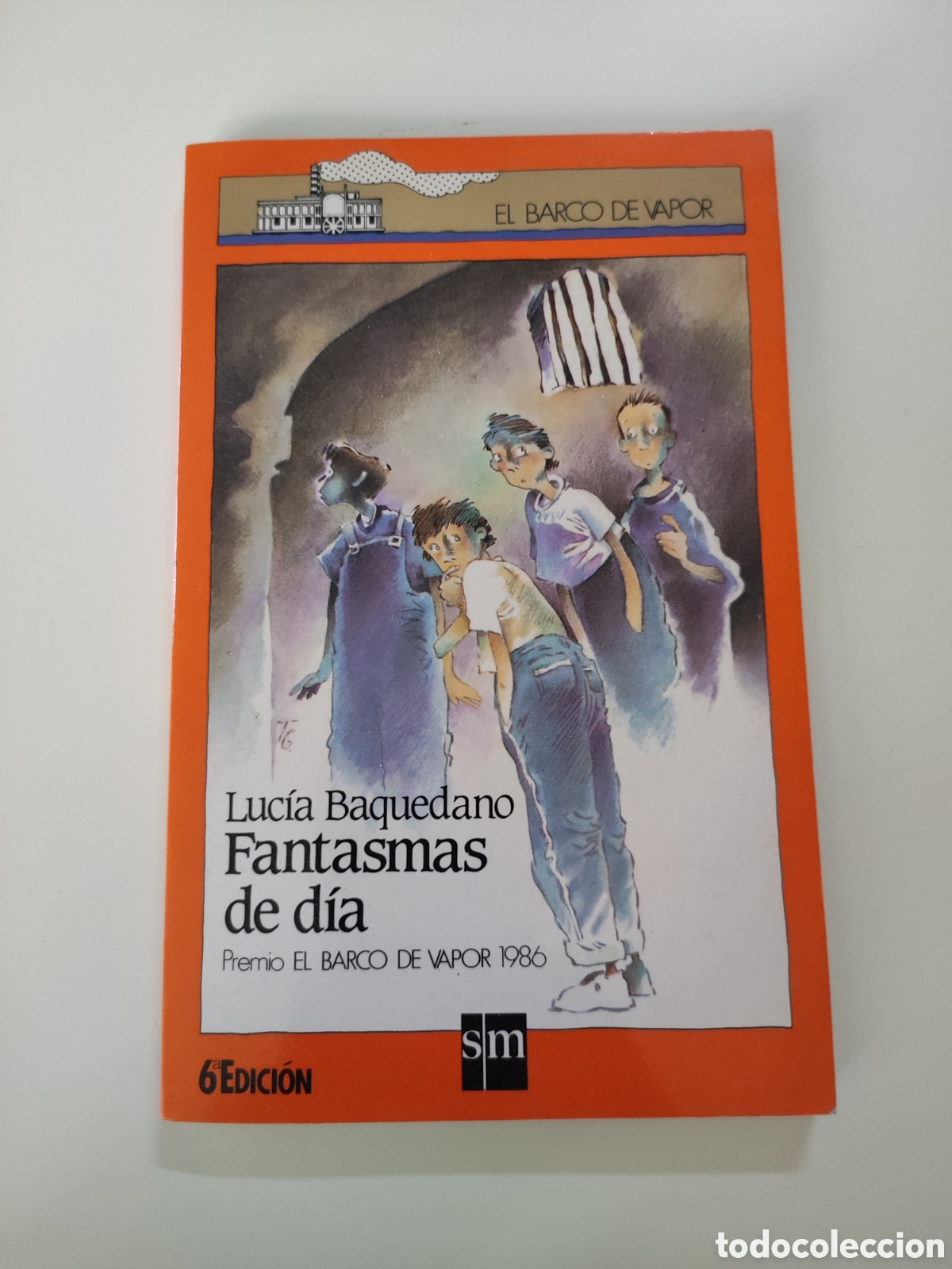 Libros de segunda mano: FANTASMAS DE DIA - Lucia Bquedano - Foto 1