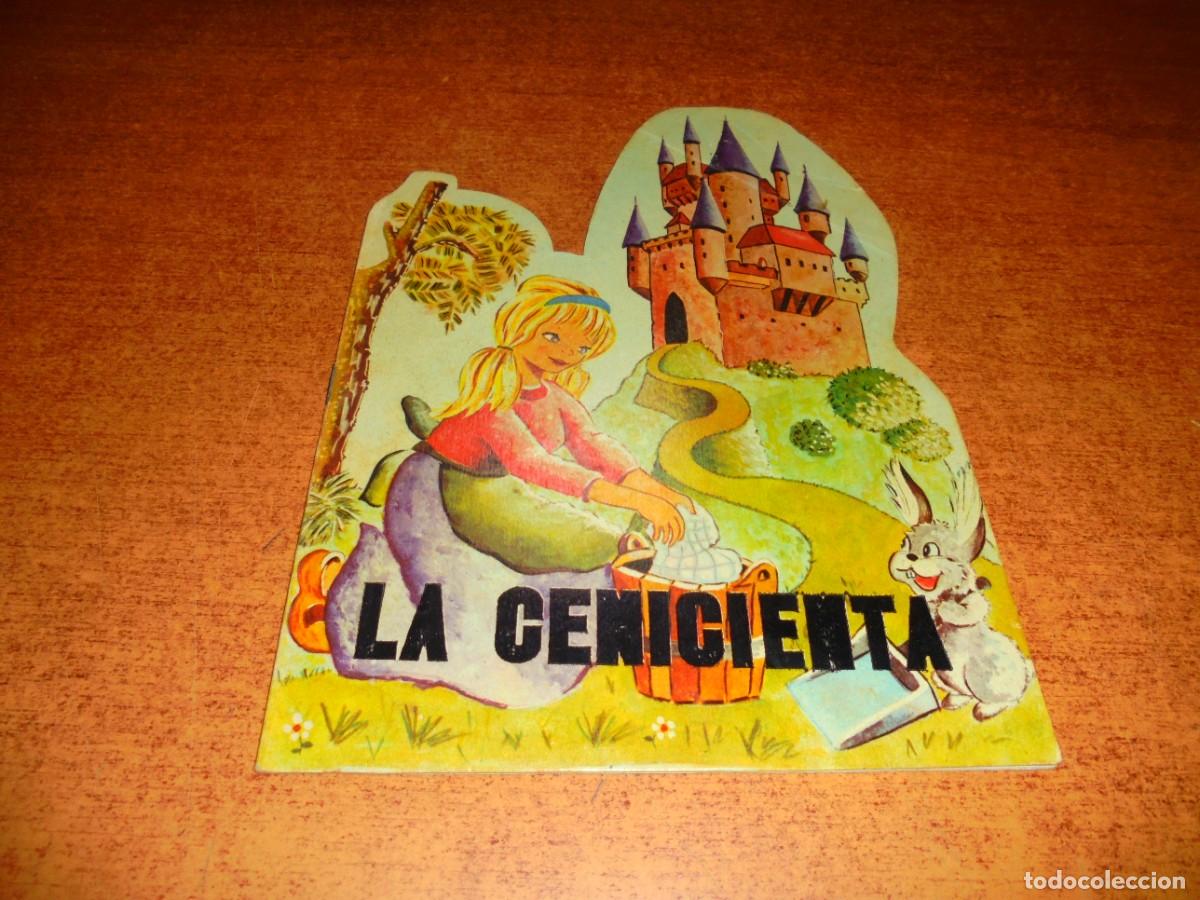 Libros de segunda mano: CUENTO TROQUELADO A&Ntilde;O 1968 EDITORIAL FENIX: LA CENICIENTA - Foto 1