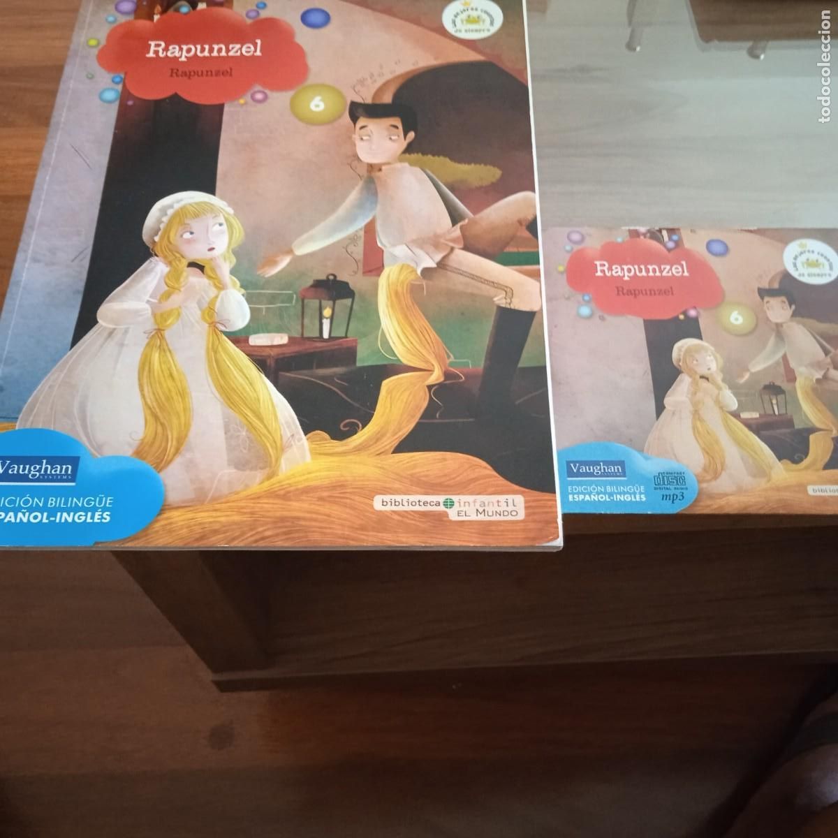 Libros de segunda mano: Vaugham Systems. Cuento y CD en ingl&eacute;s y espa&ntilde;ol. Rapunzel - Foto 1