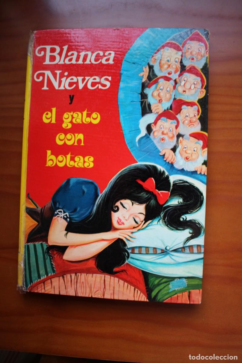 Libros de segunda mano: Blancanieves y El gato con botas. Laida. 1972. - Foto 1