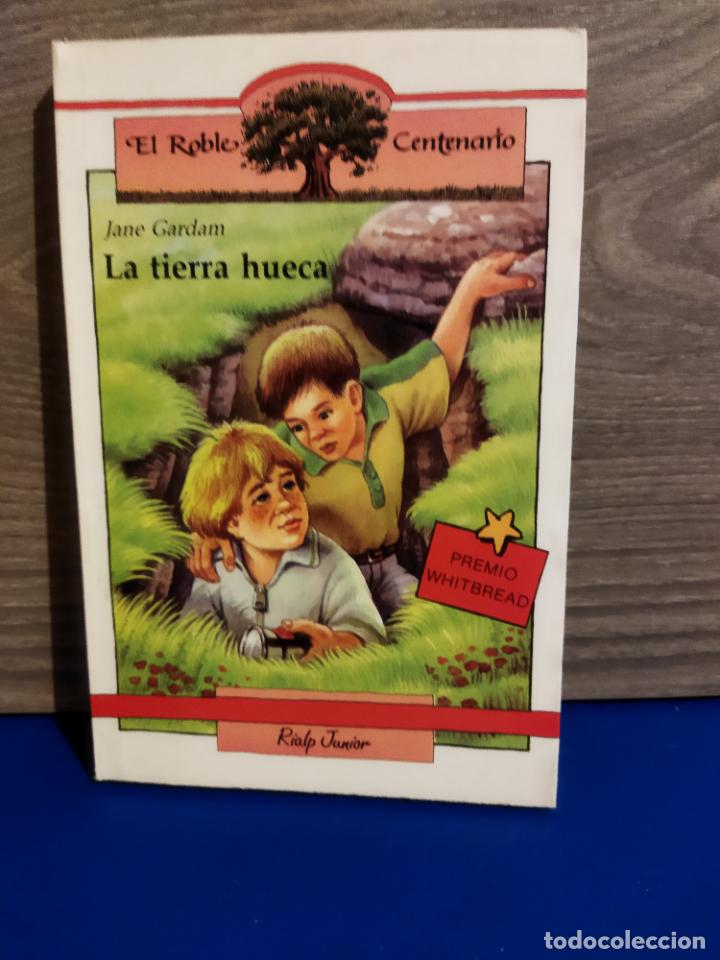 Libros de segunda mano: La tierra hueca - Foto 1