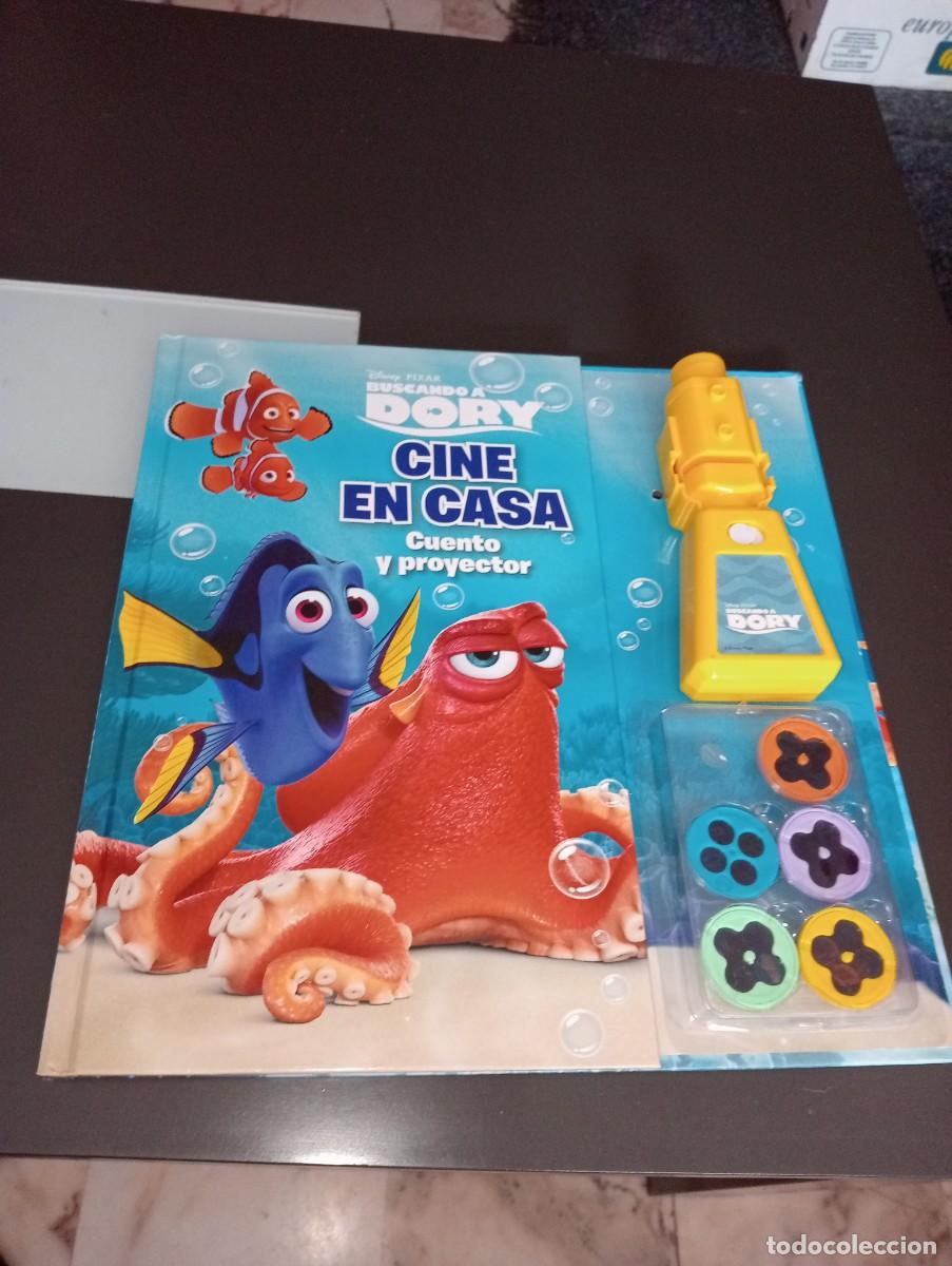 Gebrauchte B&uuml;cher: Cuento Buscando a Dory Cine en casa cuento y proyector