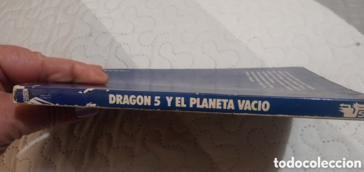 Libros de segunda mano: Dragon 5 y el planeta vacio.Brian Earnshaw. - Foto 3