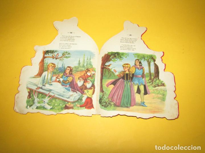 Libros de segunda mano: Antiguo Cuento Troquelado BLANCANIEVES Y LOS 7 ENANITOS de Ediciones IRIS - Foto 7