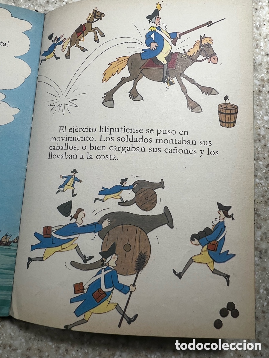 Libros de segunda mano: Cuento Walt Disney presenta Mickey en el pais de los Enanos - Foto 3