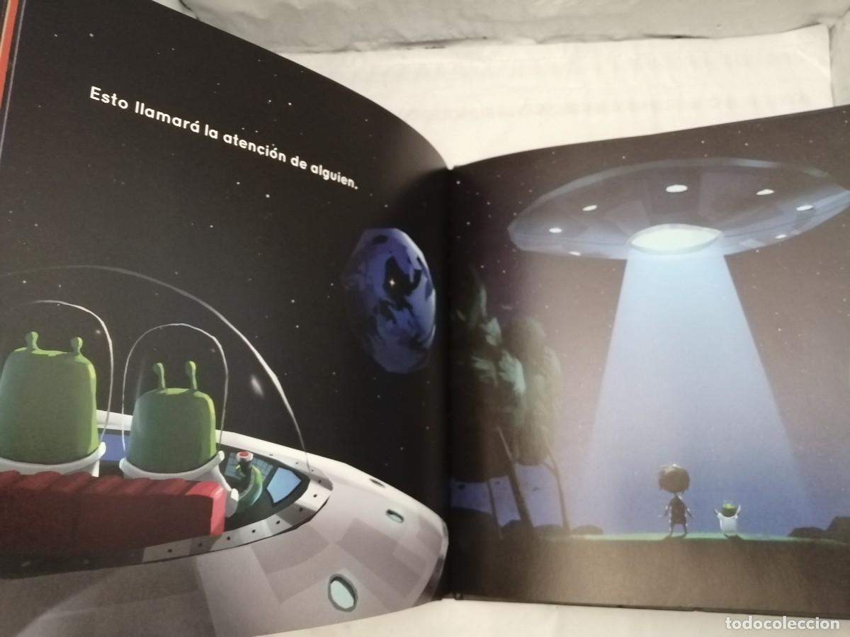 Libros de segunda mano: Tu Alien (Primera edici&oacute;n, tapa dura) - Foto 3