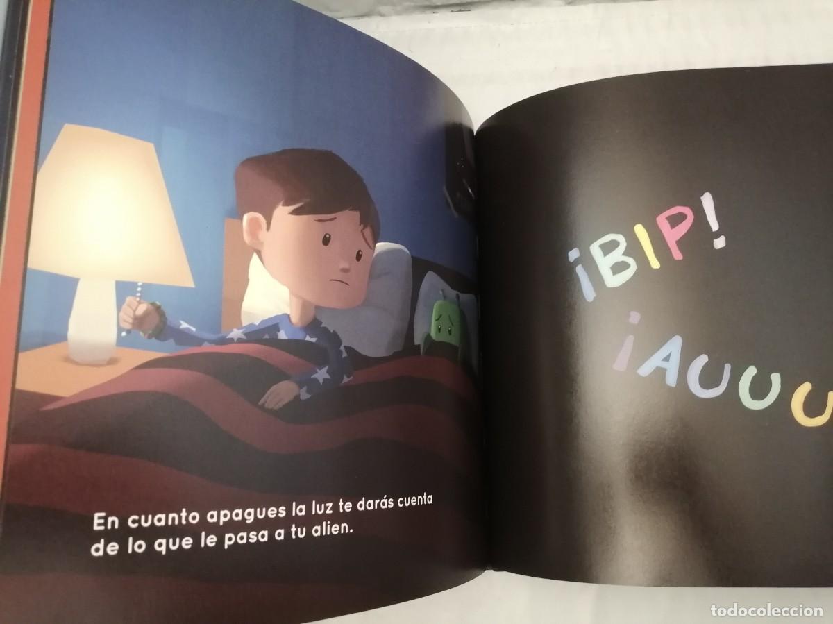 Libros de segunda mano: Tu Alien (Primera edici&oacute;n, tapa dura) - Foto 4