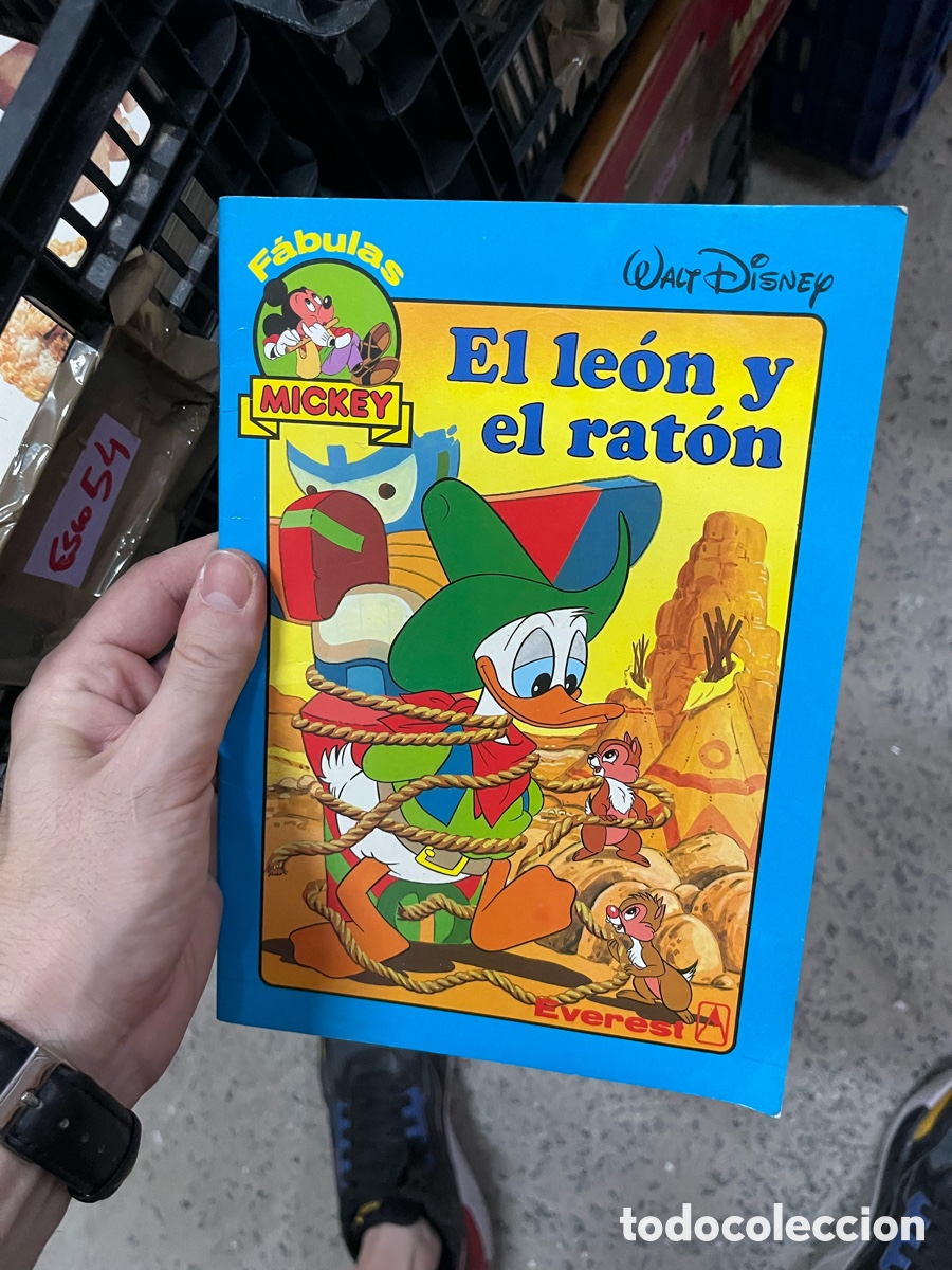 Libros de segunda mano: Esco30 walt DiSNEY El le&oacute;n y el rat&oacute;n - Foto 1