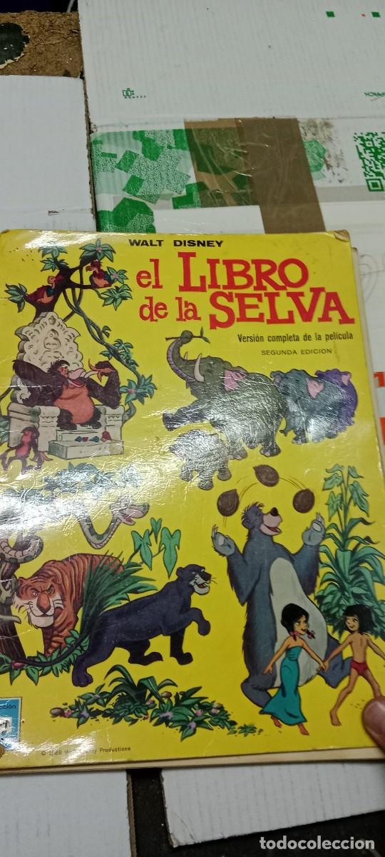 Libros de segunda mano: G-5 LIBRO EL LIBRO DE LA SELVA WALT DISNEY MAL ESTADO - Foto 1