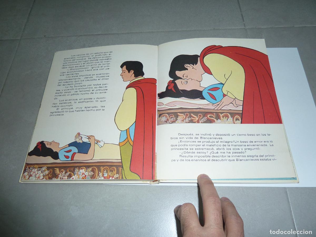 Libros de segunda mano: Libro. Cuento Blancanieves y los 7 enanitos. Toray, 1981 - Foto 6