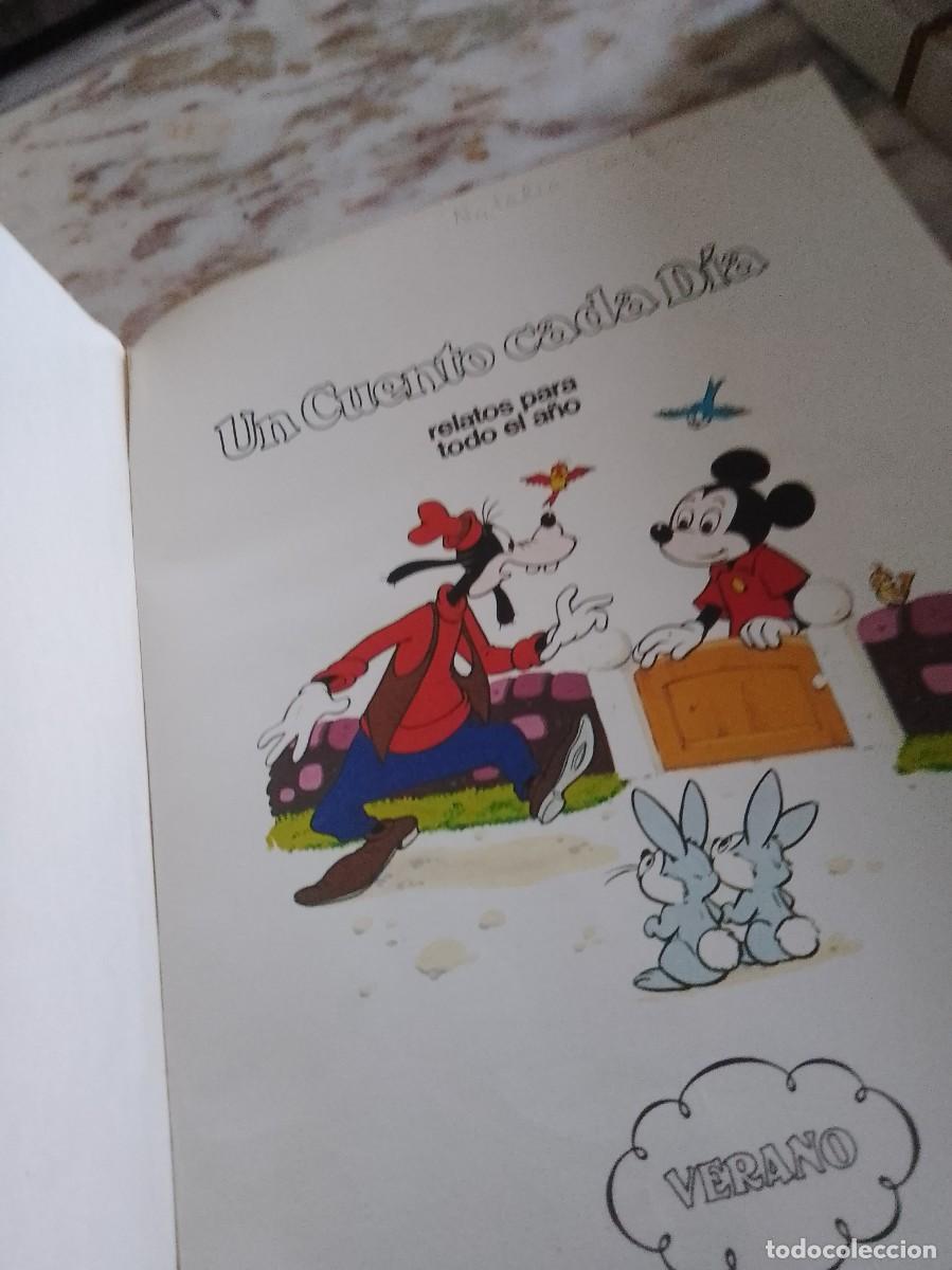 Libros de segunda mano: Un cuento cada d&iacute;a de reader,s,digest - Foto 4